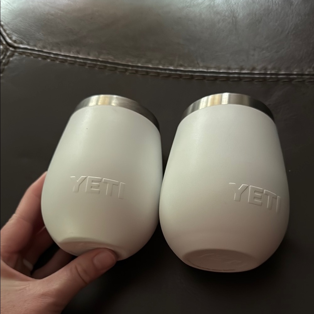 YETI White Insulated wine Tumblers no lids